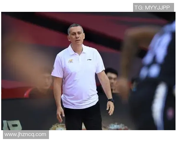 马丁内斯的传奇旅程:从足球场上的拼搏到人生的智慧分享